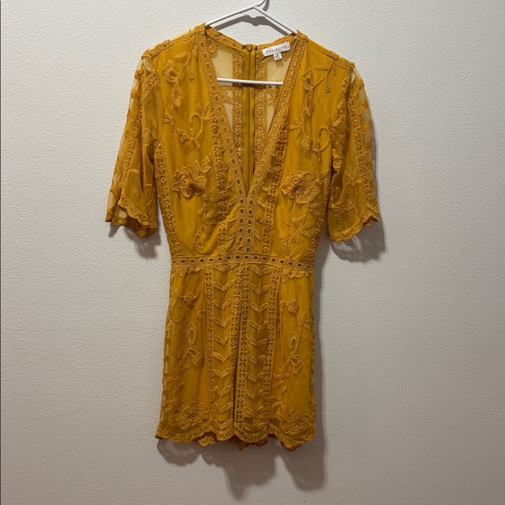 Socialite Mustard Lace romper size xsmall